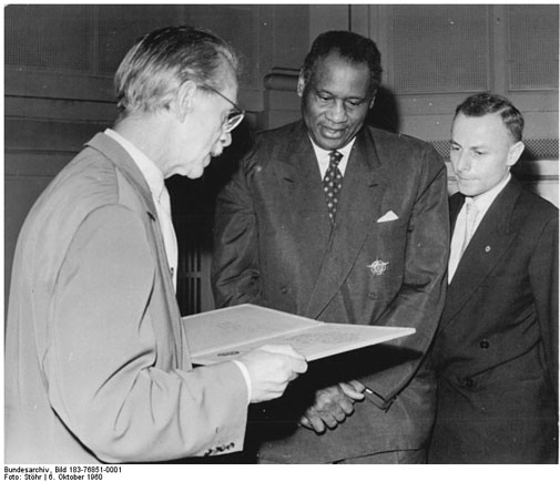 Paul Robeson at the Academy of Arts [<i>Akademie der Künste</i>] (October 6, 1960)